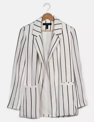 Blazer negro Forever 21 de segunda mano