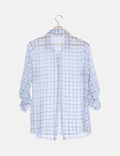 camisa blanca cuadros azules