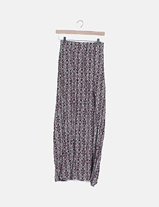 Gonna bianca: come abbinarla in 4 outfit perfetti per l'estate Gonna bianca: come abbinarla in 4 outfit perfetti per l'estate