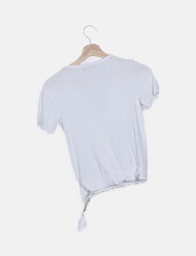 camisa blanca cruzada