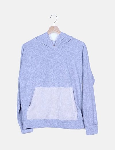 Sudadera gris fina detalle en bolsillo