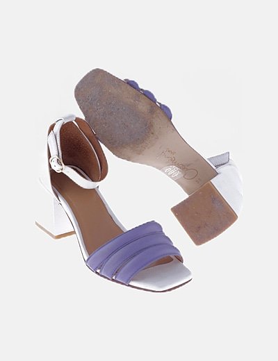 sandalias moradas