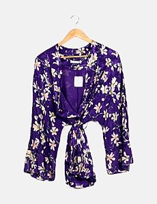 Las invitadas de boda más originales de la primavera llevarán uno de estos  15 kimonos (que, además, quedan de lujo con vaqueros para el día a día)