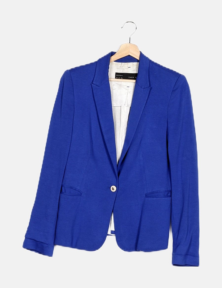 outfit blazer azul electrico mujer