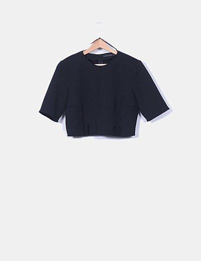 blusa negra corta