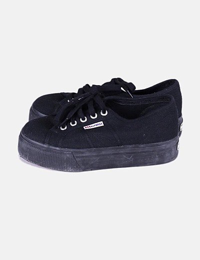 superga negras plataforma