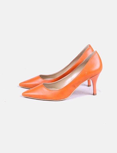 zapatos naranjas