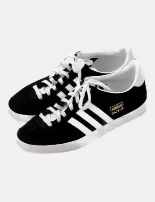 Adidas Deportiva básica negra