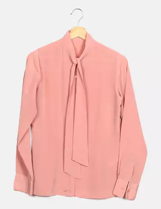 Lanidor Camisa rosa satinada lazo